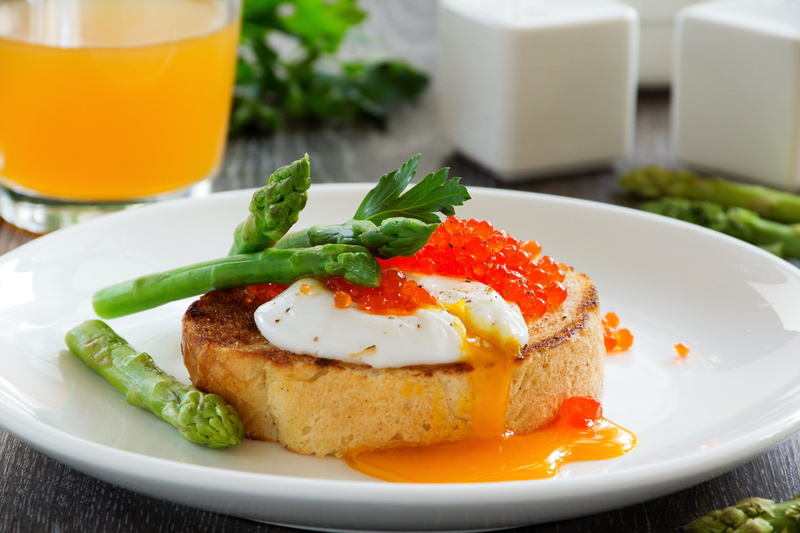 Fresh toast with poached egg, eggs and asparagus, caviar and asparagus, Breakfast, 5K