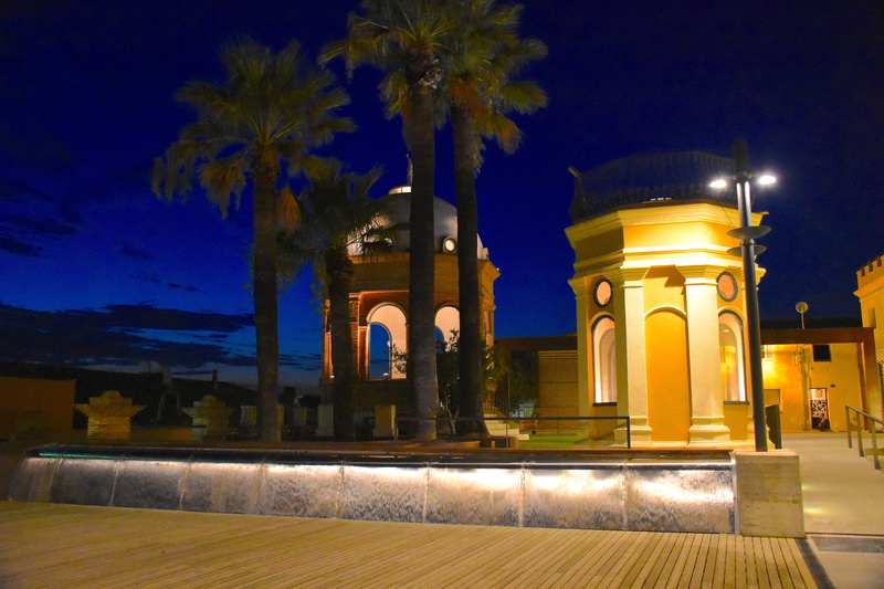 catalunya, illuminated, palm tree, nature, travel destinations, the past, low angle view, girona, no people, history, estructuras, plant, architectural column