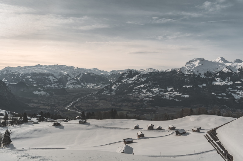 beauty in nature, wander, wandering, mountain range, cold temperature, near, covered, landscape, 5K, environment, cabin, alp, photography, snowcapped