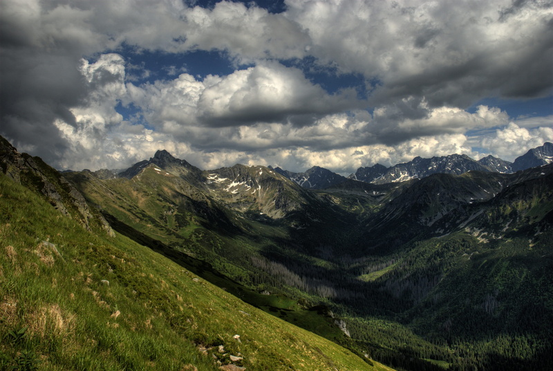 no people, mountain range, tranquil scene, clouds, outdoors, green color, scenics - nature, scenics, Czerwone, mountain peak, nature, Tatry, mountain, vistas