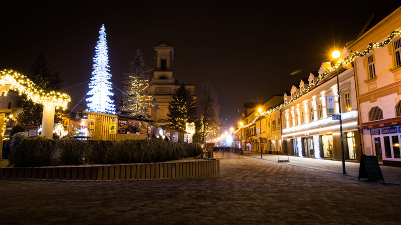 winter, christmas lights, christmas decoration, building exterior, Christmas, Poprad, built structure, christmas market, Slovakia, holidays, architecture
