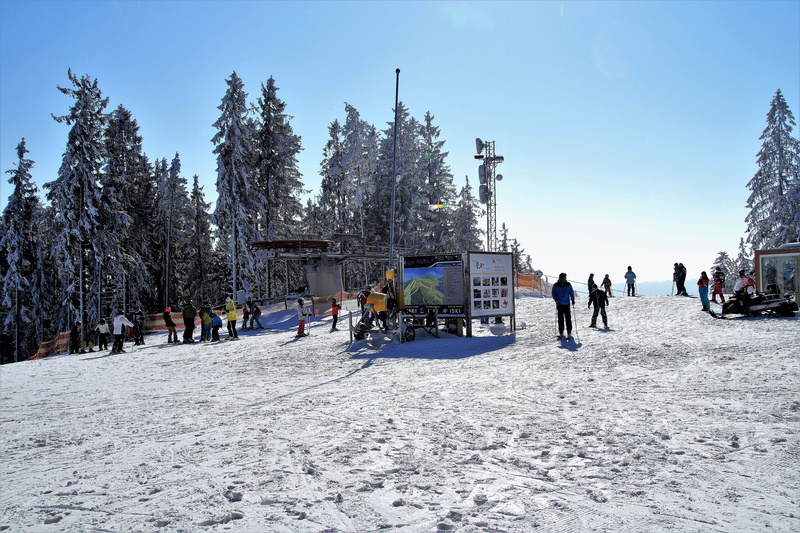 Ski, day, built structure, lipno, building exterior, lifestyles, ski areal, Winter, crowd, ski resort, plant, Winter, fun, tree, women, šumava, mountains