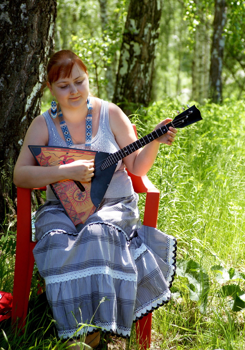 2K, people, trunk, girl with balalaika, young adult, young woman, front view, nature, tree, holding, plant, living nature, field, women, young women, outdoors