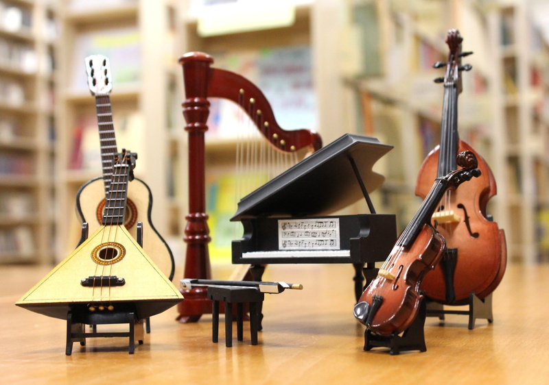 string, 4K, shot, arts culture and entertainment, balalaika, macro shot, macro, violin, instruments, photography, stage, bow - musical equipment, grand piano