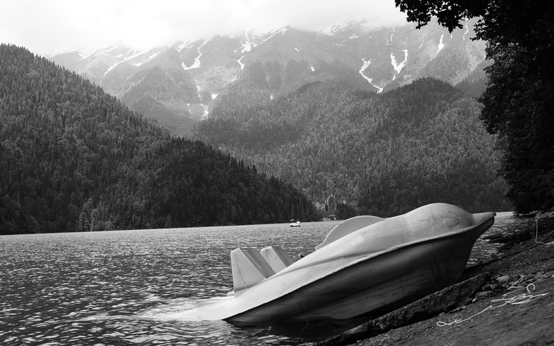 grayscale, catamaran, mode of transportation, scenics - nature, tranquil Scene, mountains, mountain Range, photo, landscape, summer, tree, 720P, no People