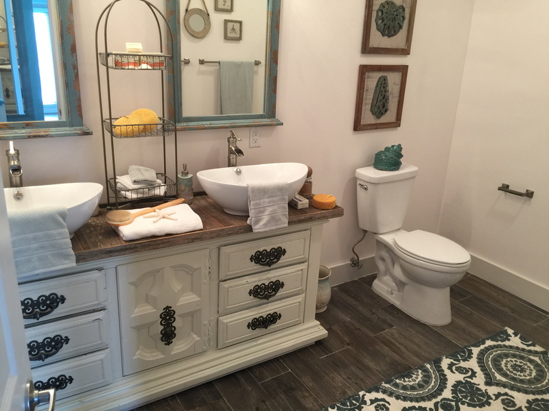 domestic Bathroom, mirror, white, sink, coast, 2K, shelf, household equipment, domestic room, hygiene, bathroom, ceramic, home Interior, faucet, vacation