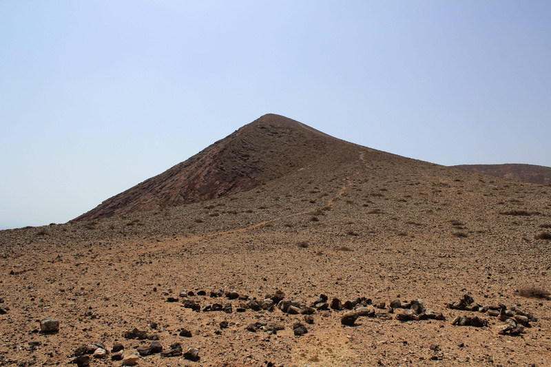 history, sand, Spain, ancient civilization, natural, clear sky, 5K, tropical, climate, no people, island, pyramid, high, Volcano, atlantic, desert, volcanic