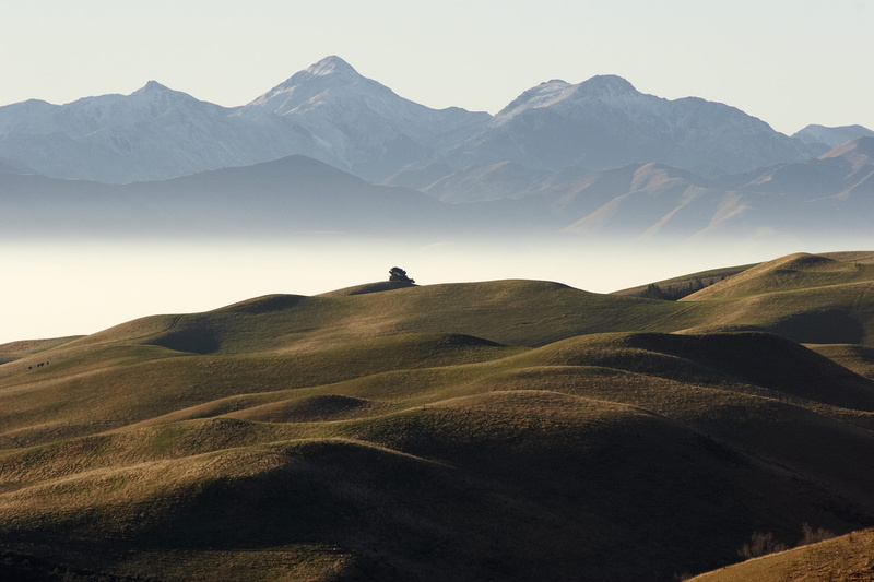 mountain range, nature, scenery, cloud, 2K, new zealand, tranquil scene, mountain, fogs, shadow, landscape, hill, highlight, men, rolling landscape, sky