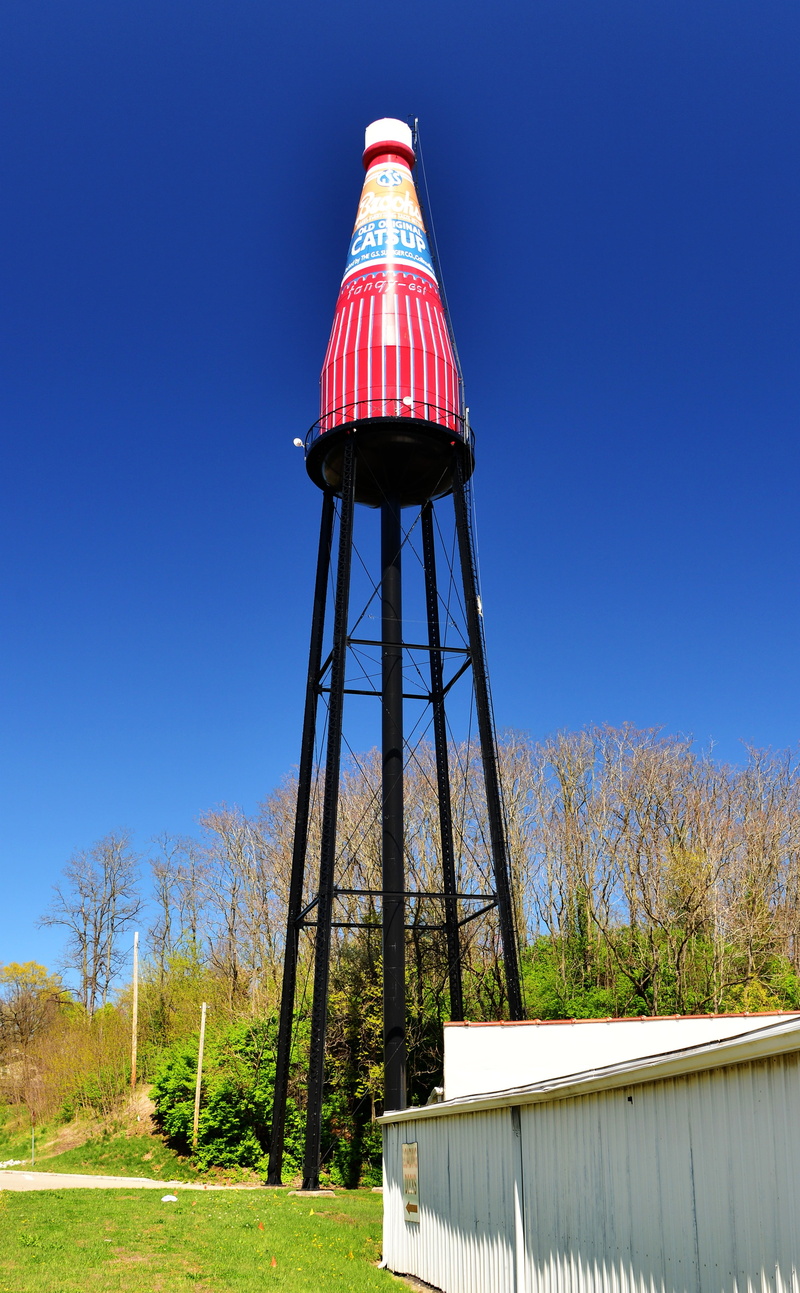 mainstreet usa, blue, illinois, sunlight, brooks, usa, water tower - storage tank, plant, trip, collinsville, amusing, ketchup, america, us, route, tourism