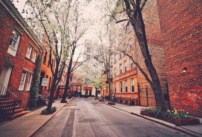 red, house, old-fashioned, leafed, city, New York, the way forward, United States, nature, sidewalk, footpath, no People, europe, cityscape, uK, direction