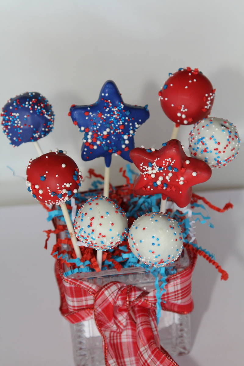 white, baked goods, celebrate, creativity, human representation, july 4th, red, decoration, studio shot, representation, fourth of july, celebration, sweet