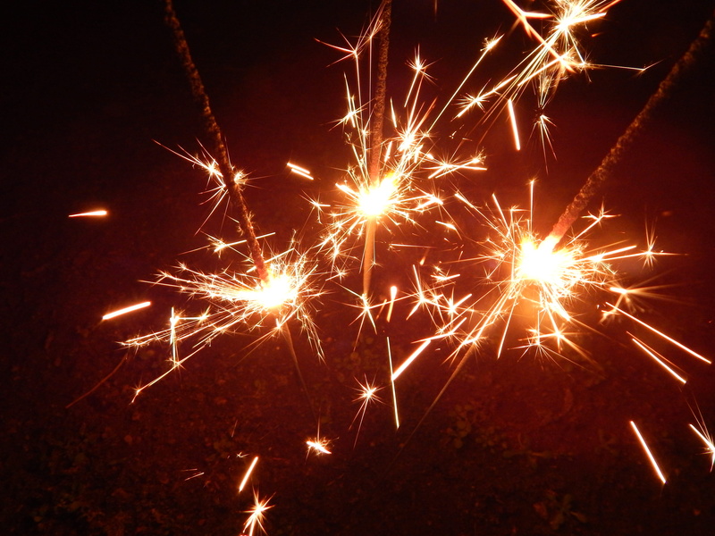 event, glowing, burning, nature, sparks, Feuerwerk, night, blurred motion, illuminated, no people, firework - man made object, 4K, Fireworks, close-up