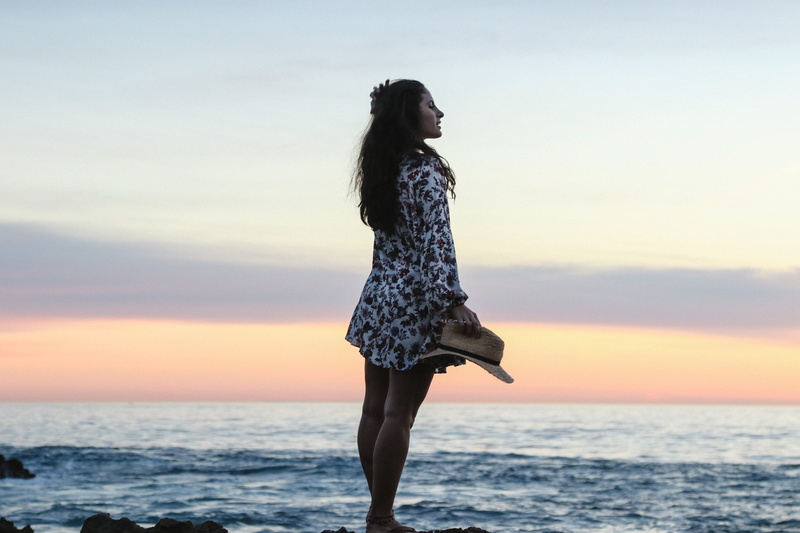 young adult, beach, scenics - nature, shore, oceanscape, brown, land, sunset, caucasian, ocean, sky, feamle, outdoors, carry, leisure activity, hat, near
