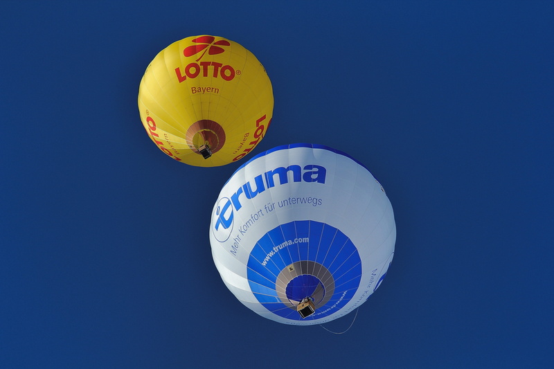 single object, finance, trading, float, studio shot, number, no people, emotions, close-up, hot air balloon, hot air balloon ride, cut out, balloon, nature