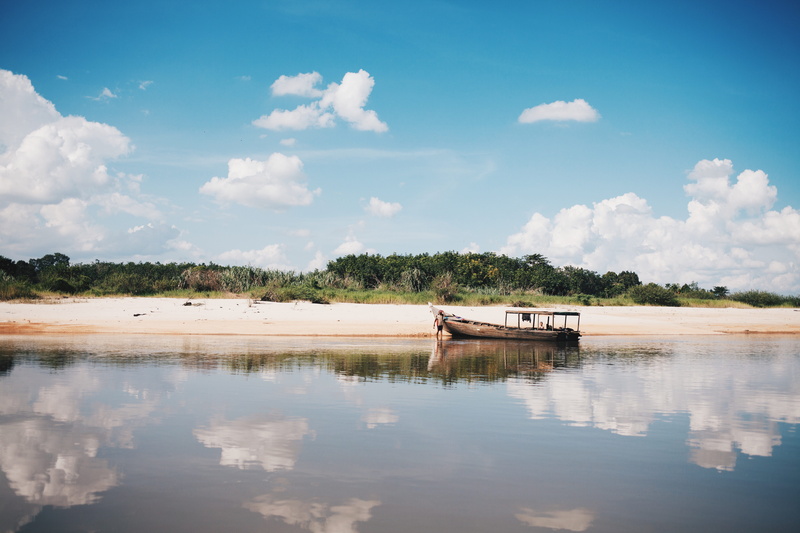 hot, nautical vessel, weather, boat, brown, tranquil scene, sea, tranquility, plant, 5K, shore, cumulus, body, land, no people, outdoors, reflection, waterfront