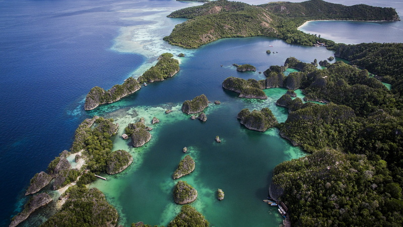 aerial view, Fam Islands, boat, far view, 1080P, Papua New Guinea, island, sea, Indonesia, water, nature, trees, forest, landscape