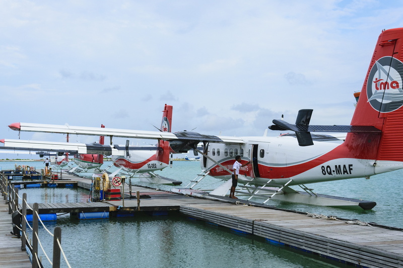 transportation, river, air vehicle, maldives, seaplane, airport, mode of transportation, day, outdoors, 5K, start, travel, built structure, architecture