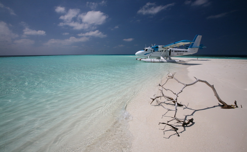 luxury, beach, horizon over water, plane, nautical vessel, nature, Maldivian, Taxi, outdoors, mode of transportation, yacht, day, beauty in nature, sand