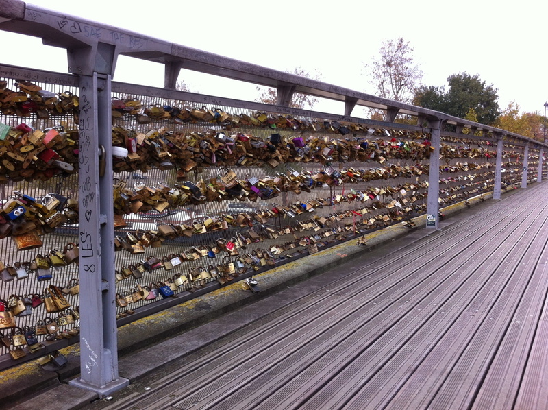 choice, connection, 2K, bridge - man made structure, Bridge Of Love, large group of objects, color, Locks, positive emotion, assorted, locks bridge, abundance