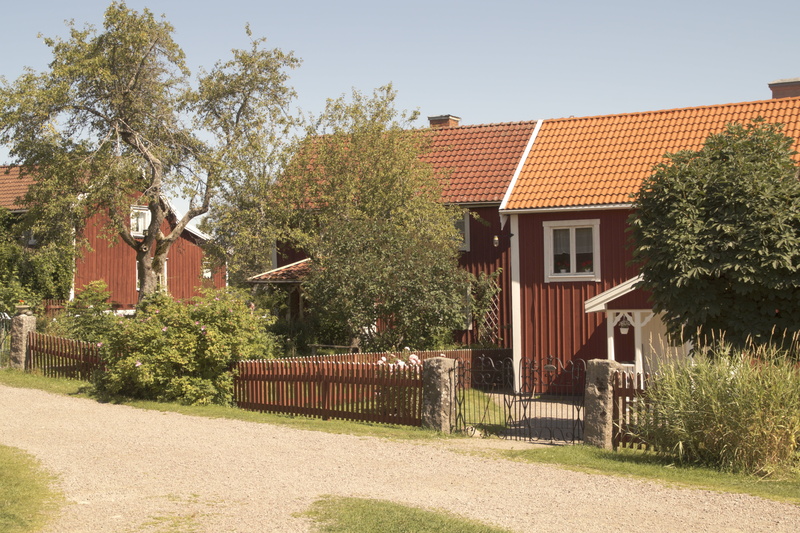 5K, growth, house, building, lawn, grass, sky, outdoors, sweden, childrens films, roof, plant, residential district, smaland, nature, bullerbü, location