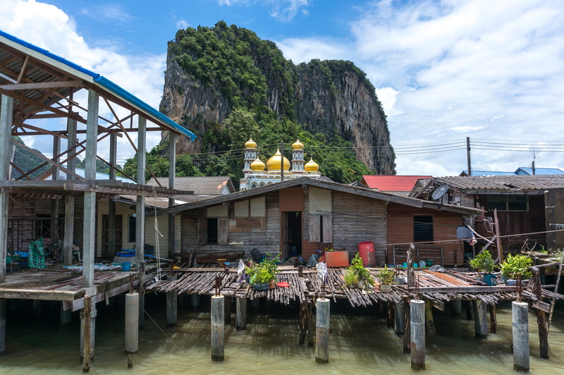building, day, residential district, vacation, outdoors, bay, 4K, famous place, sky, house, tropical, nature, roof, floating village, limestone cliff