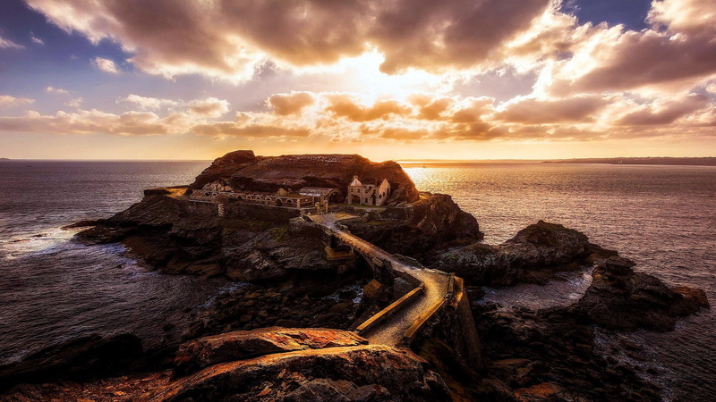 cloud - sky, beauty in nature, beach, sunset, rock - object, tranquil scene, rocky coastline, tranquility, rock, le fort des capucins, sea, solid, horizon