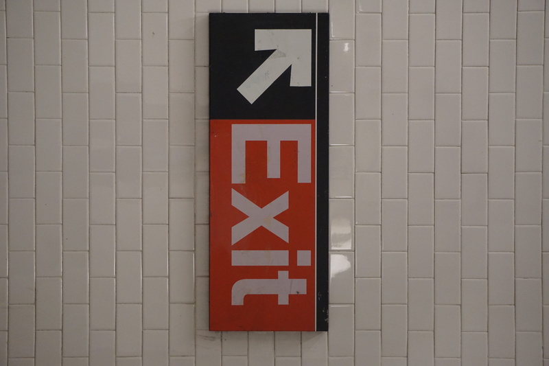 communication, arrow symbol, no people, 5K, road sign, building, architecture, floor, number, western script, symbol, alphabet, wall - building feature