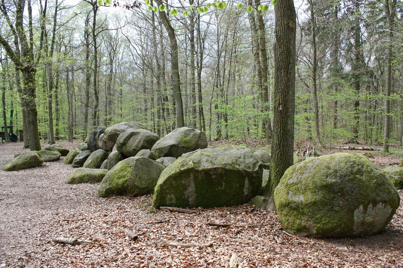 rock, land, non-urban scene, green color, boulders, 4K, large stone grave, history, nature, stone grave, day, tomb, megalith, cemetery, Stones, tranquility