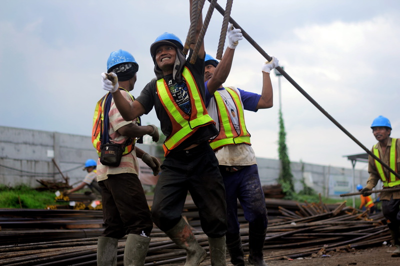hardhat, standing, reflective clothing, equipment, build, cooperation, mid adult, three people, coworker, guy, men, protection, worker, development, group of people
