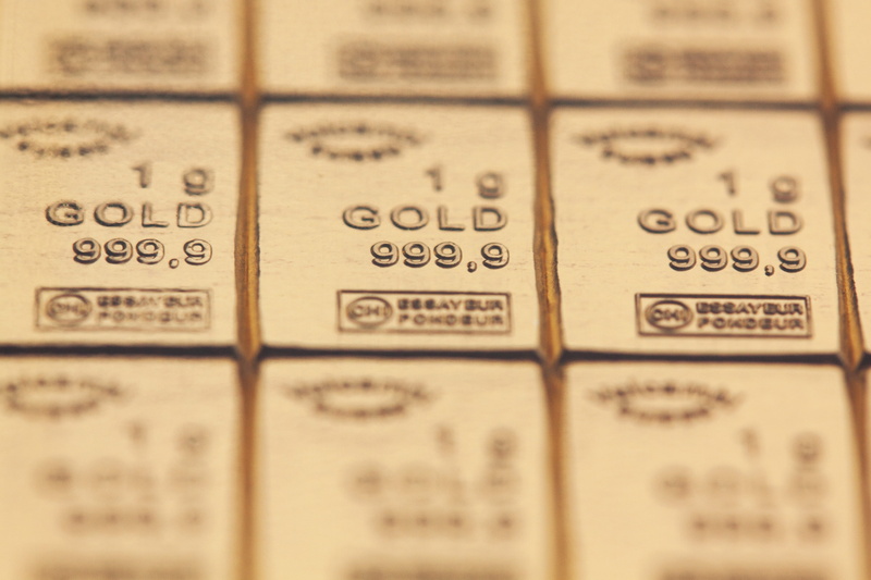 large group of objects, stack, full frame, paper, no people, western script, text, fund, macro, shiny, feingold, background, close-up, order, yellow, precious metal