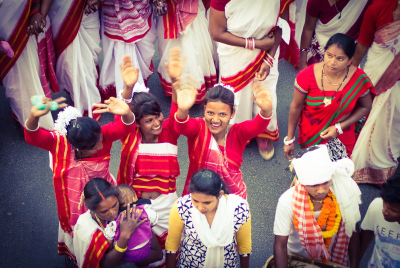 lifestyles, red, colors, incredible india, crowd, girls, group of people, large group of people, spectator, celebration, photography, men, tribe, day, ranchi