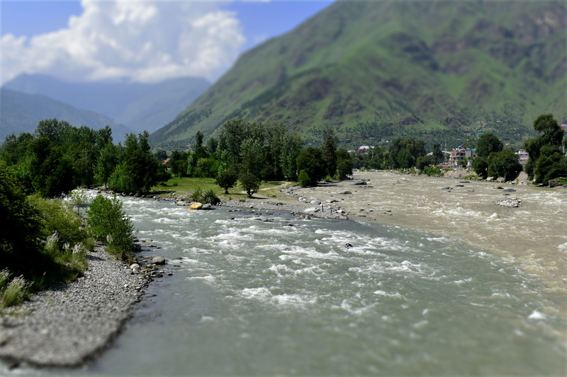 rivers, sky, surface level, outdoors, tranquil scene, green color, non-urban scene, growth, transportation, day, beauty in nature, mountain, mandi, scenics - nature