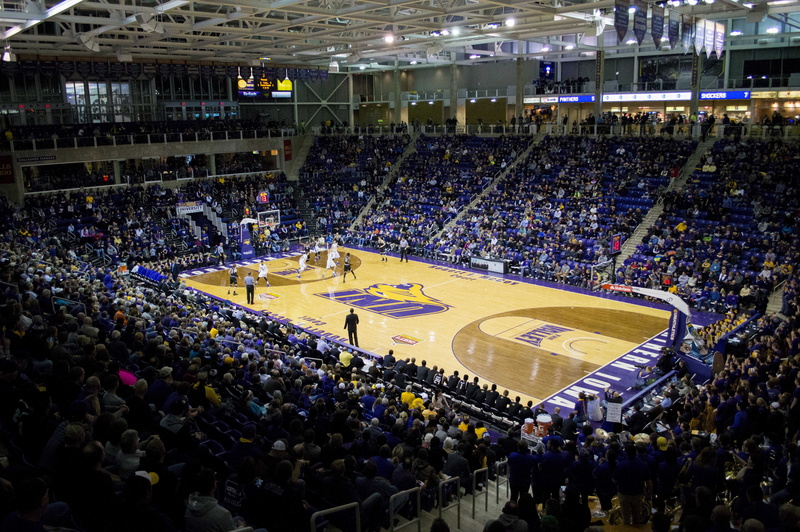 watching, 5K, stage, tv, basketball, looking, togetherness, screenshot, purple, match - sport, stadium, real people, group of people, audience, fan - enthusiast