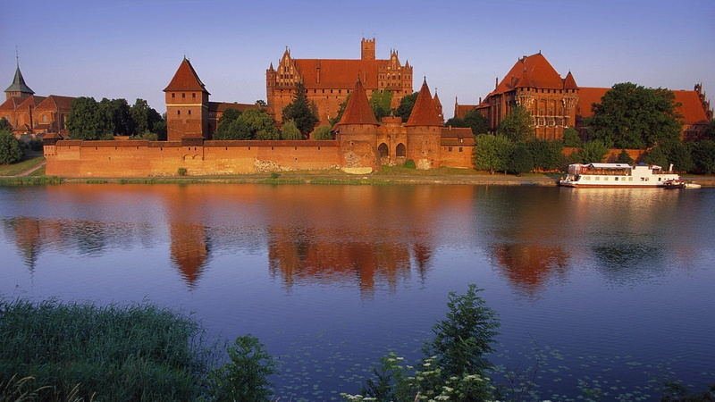 reflection, teutonic, Teutonic Order, castle, Malbork, 1080P, river, Polish, Poland