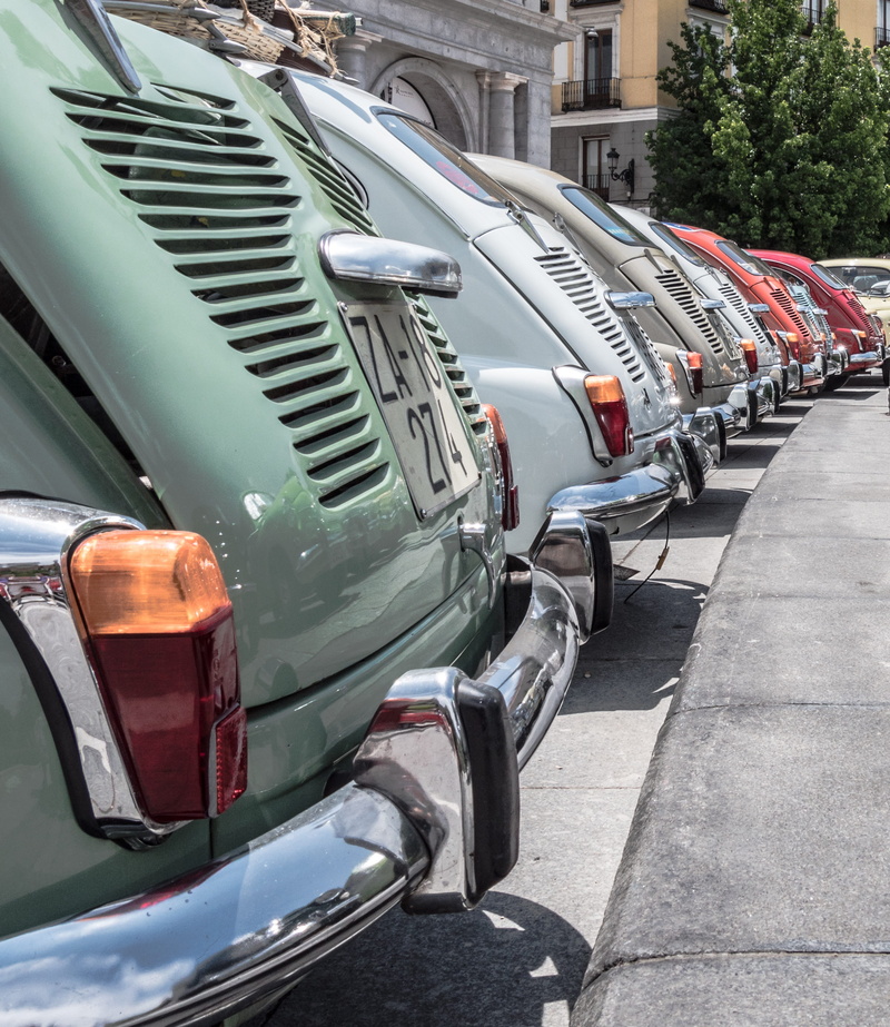 motor vehicle, old, road, parking, vehicle, stationary, mode of transport, 600, incidental people, vintage, built structure, building exterior, classic