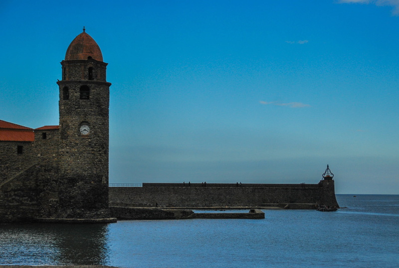 old, travel destinations, sky, building exterior, sea, nature, tower, history, waterfront, blue, contrast, built structure, 2K, colliure, building, tranquility