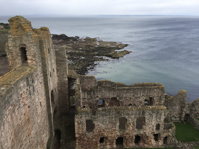building exterior, travel destinations, nature, built structure, castle, outdoors, no people, day, old, the past, water, ruined, deterioration, sea, architecture