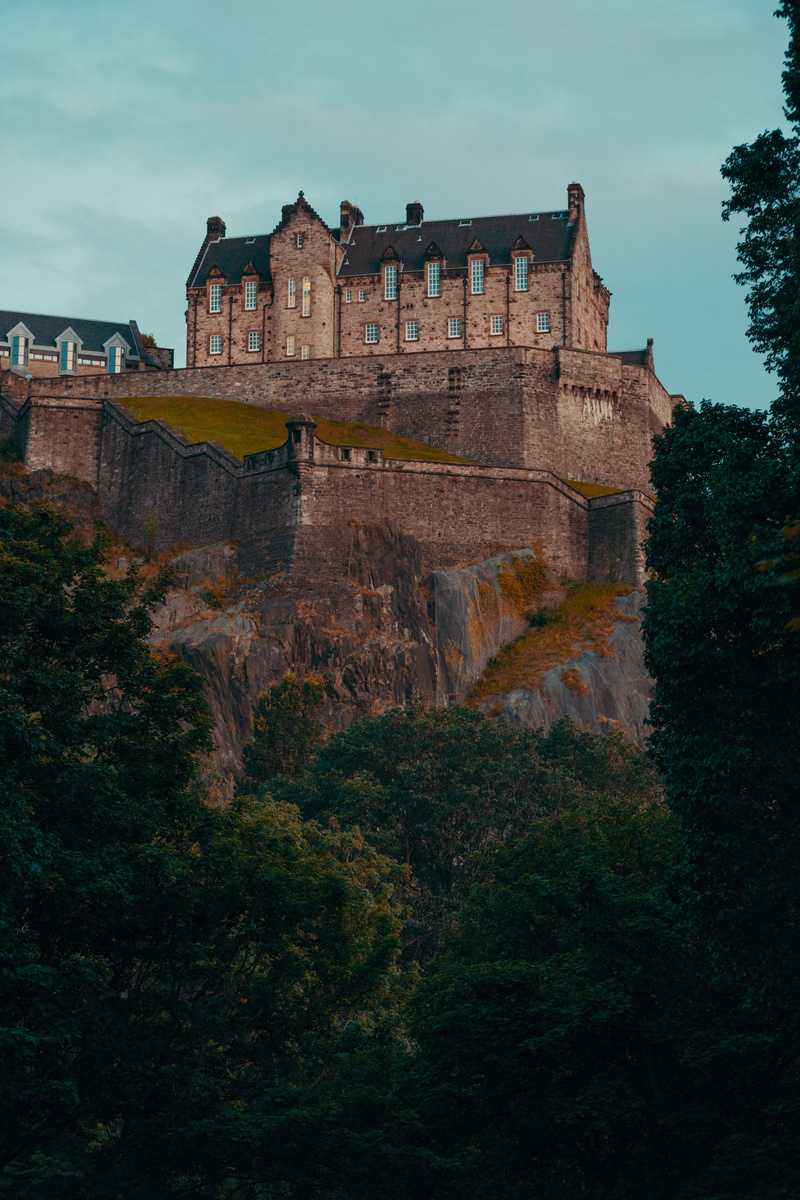 old, architecture, history, wall, built structure, building exterior, castle, no people, travel, day, plant, building, united kingdom, nature, sky, fort