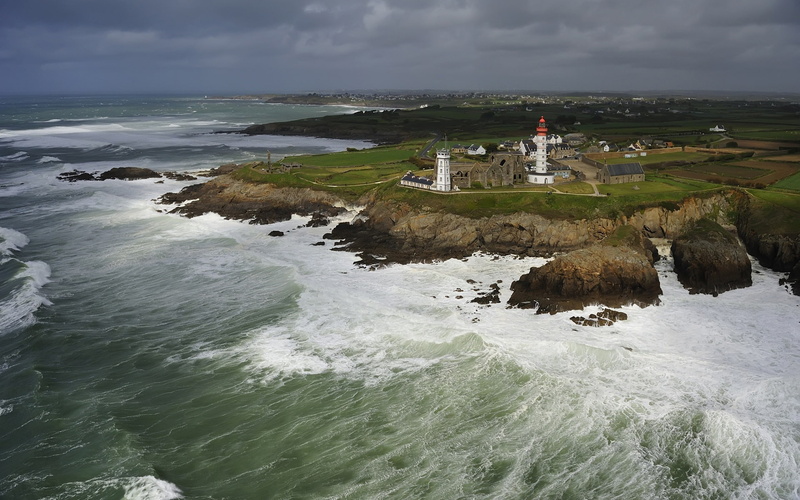Coast, 1080P, Cloudy, Town, Sky, Lighthouse, Waves, Rocks