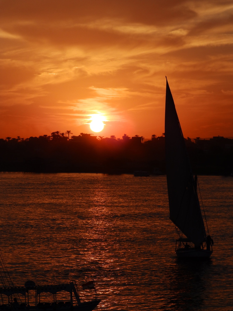 sunset, sea, sailboat, transportation, nautical vessel, nil, boat, in the evening, colors, outdoors, travel, canvas, lake, mode of transportation, sky