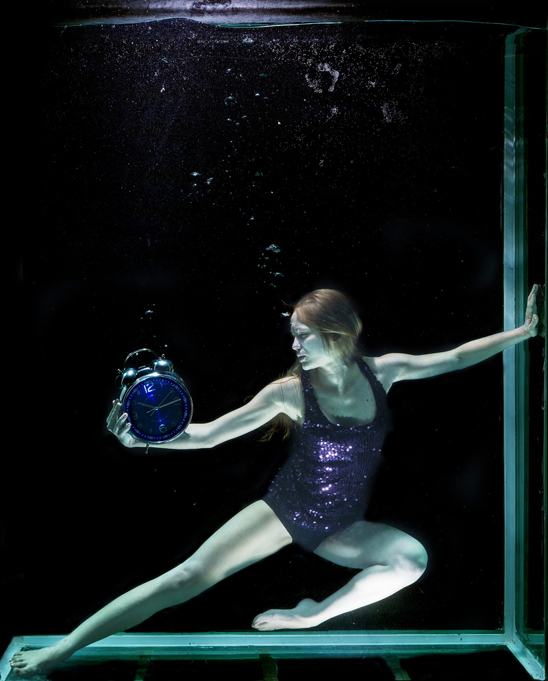 time, deep, contemporary, female, alarm, woman, night, vogue, young adult, one person, light, action, motion, transparent, diving, bell, dark, concept