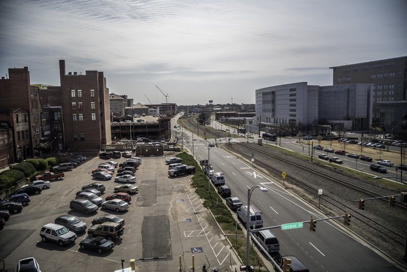 road, mode of transportation, photos, skyscraper, city street, day, north, outdoors, town, city life, urban Scene, multiple lane highway, public domain