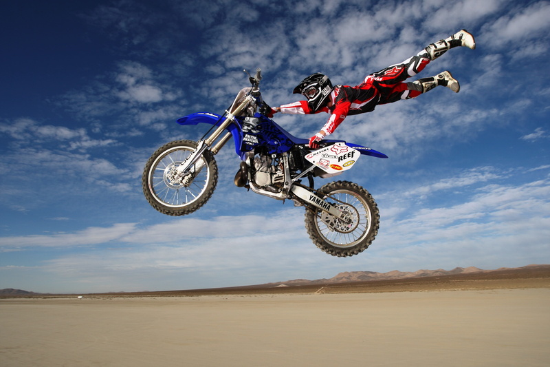 speed, sports helmet, skill, stunt, competition, sky, sport, motion, helmet, biker, crash helmet, risk, cloud - sky, mid-air, motorcycle, headwear, 4K