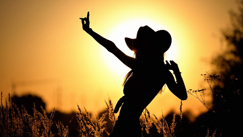 1080P, sun rays, silhouette, nature, cowboy hats, plants, women, arms up, long hair, trees, Sun, depth of field, Daisy Dukes