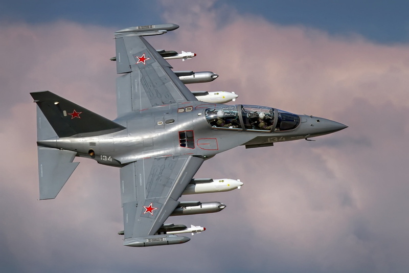 The Russian air force, The Yak-130, combat training, 1080P, In the middle