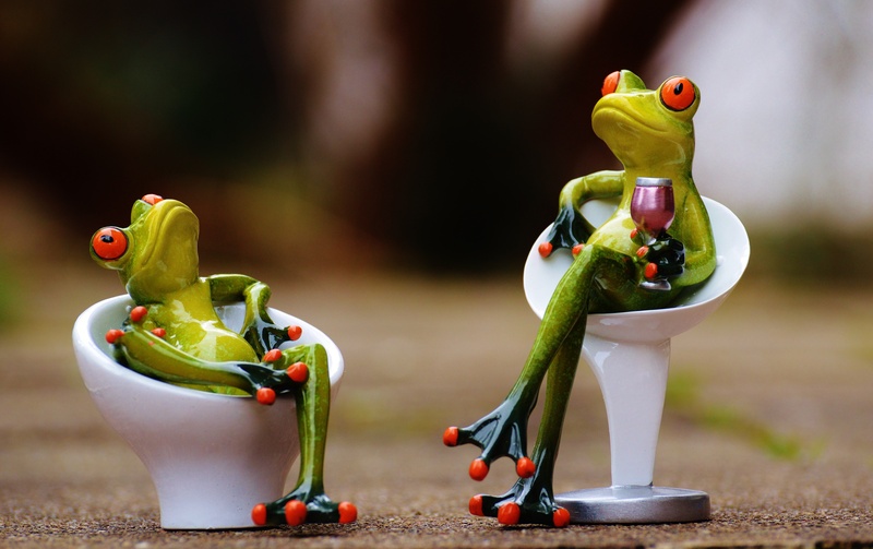 statue, still life, wine, furniture, cute, close-up, focus on foreground, sweet, funny, human representation, for two, cozy, seat, sculpture, relax, art and craft