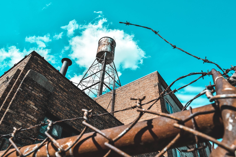 5K, fence, dayimer, tree, cloud - sky, building, roof, low, angle, sunlight, industry, building exterior, communication, photo, built structure, low angle view