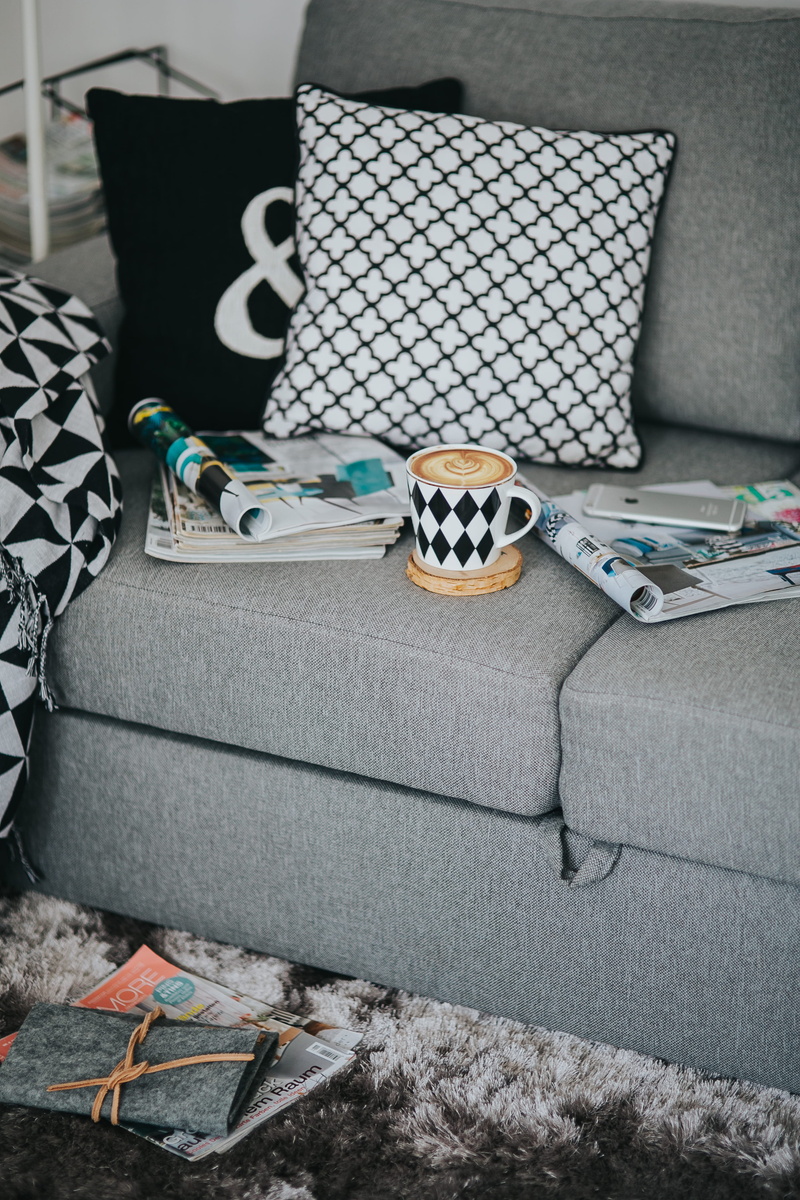 4K, furniture, couch, day, magazines, indoors, representation, late, resting, sunglasses, reading, high angle view, time, toy, shoe, comfortable, decoration