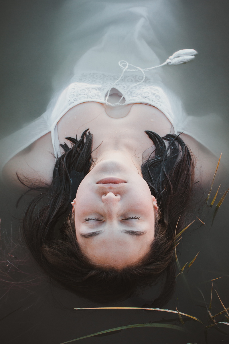laying down, sleeping beauty, one person, wild bath, laying in water, high angle view, drawning, hair, calm, floating, 4K, woman in water, sleeping, indoors