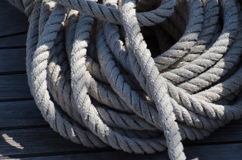 corde, day, twisted, voile, textured, close-up, tied up, no people, tied knot, strength, nautical vessel, sunlight, outdoors, string, bateau, connection